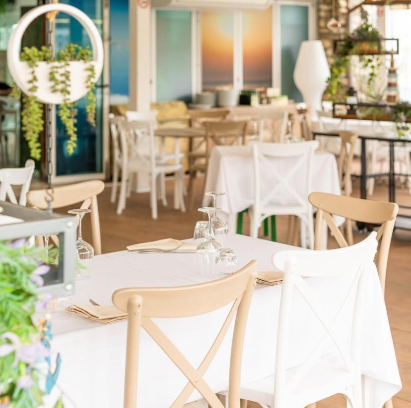 Hotel Sirena - B&B Чезенатіко Екстер'єр фото