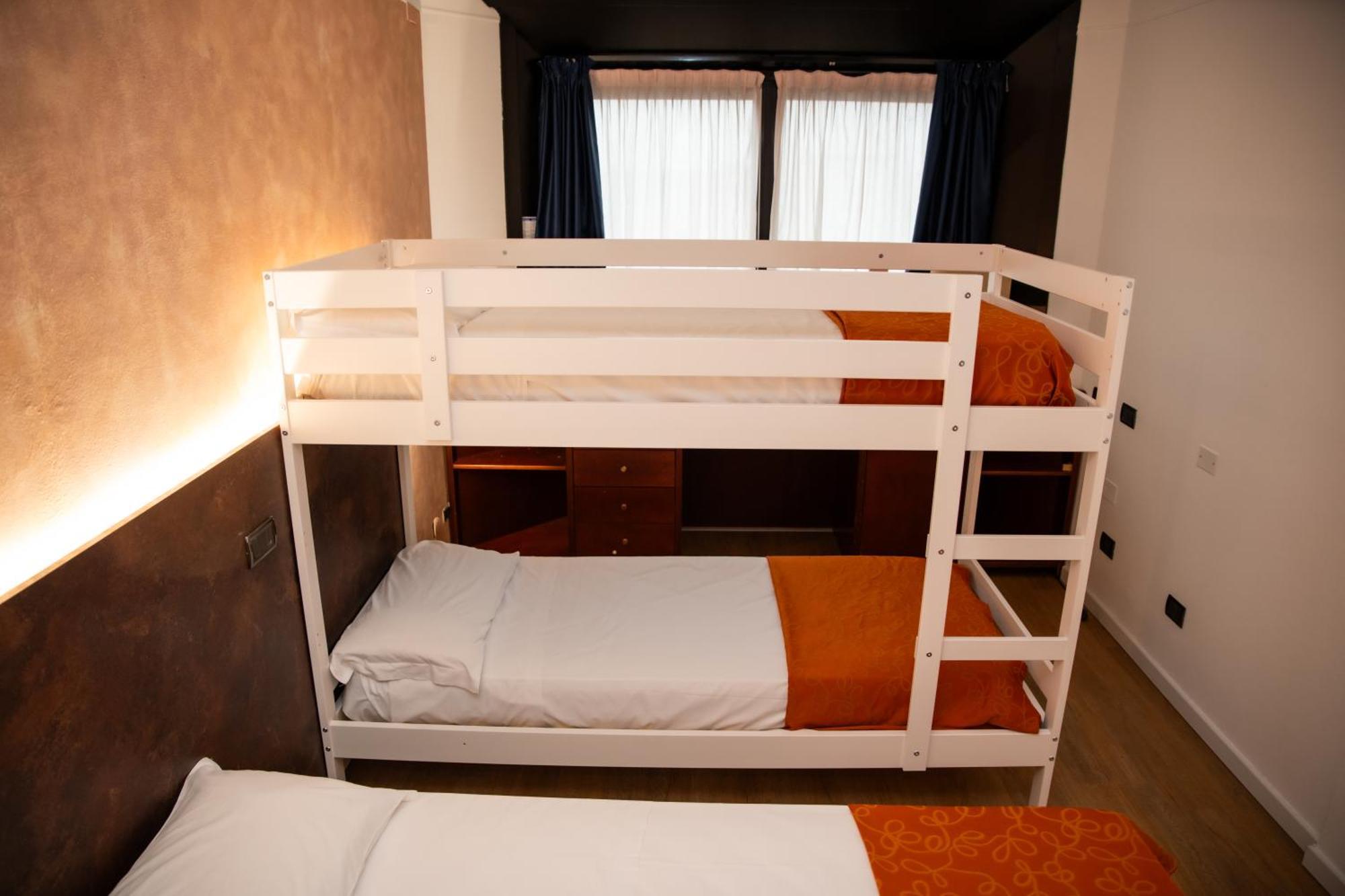 Hotel Sirena - B&B Чезенатіко Екстер'єр фото
