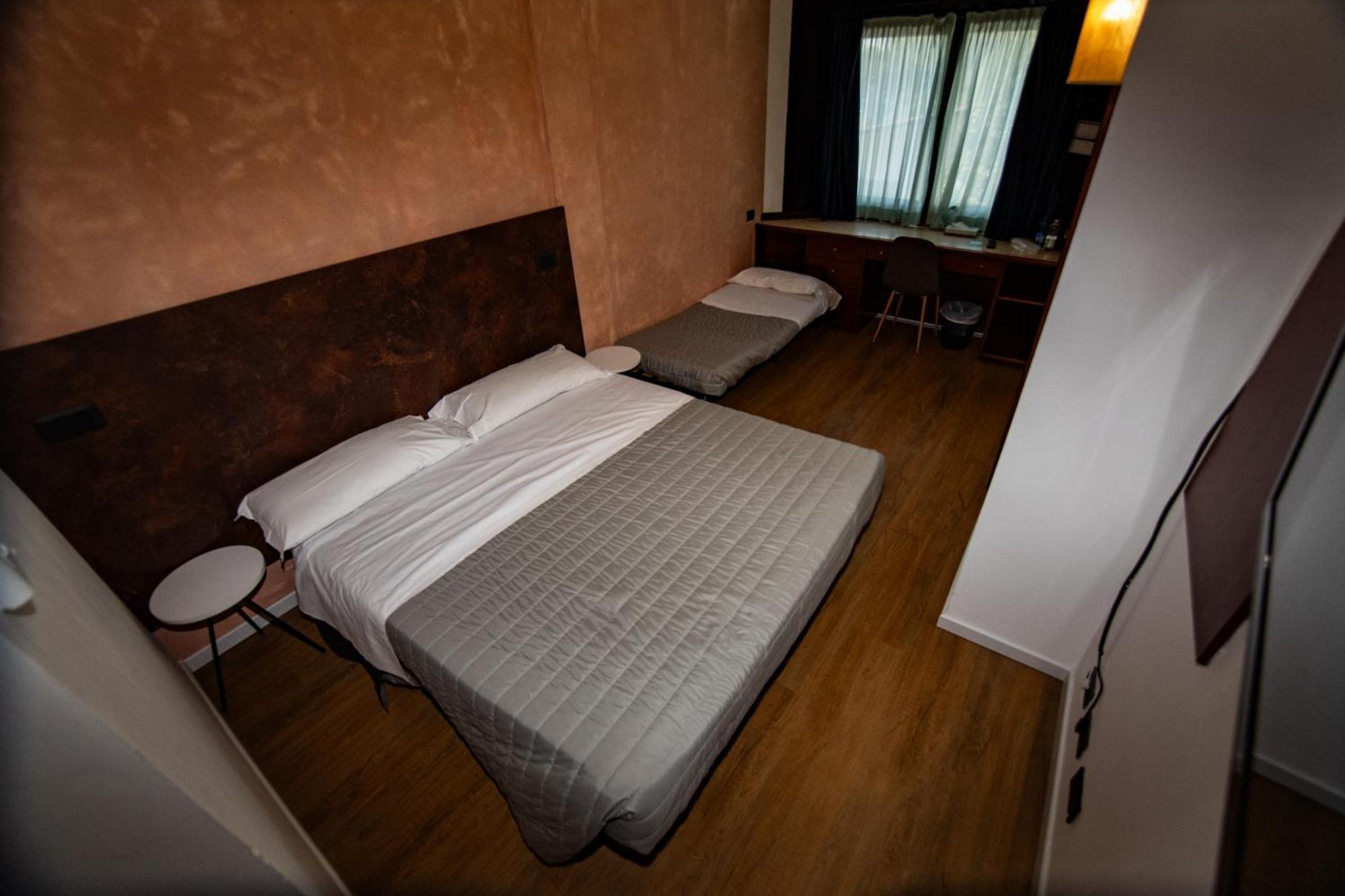 Hotel Sirena - B&B Чезенатіко Екстер'єр фото