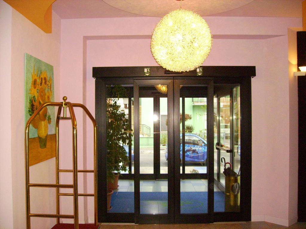 Hotel Sirena - B&B Чезенатіко Екстер'єр фото